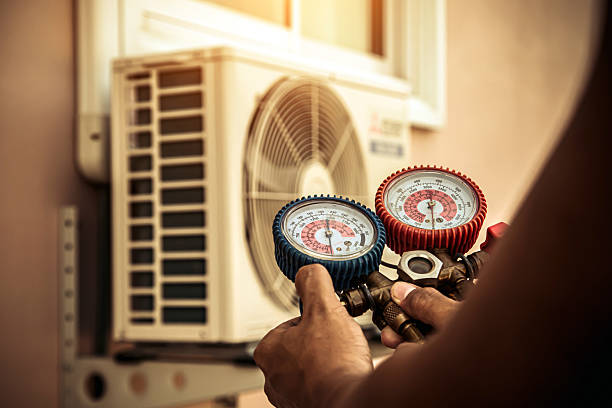 Professional Hvac technician working in Leonardo, NJ